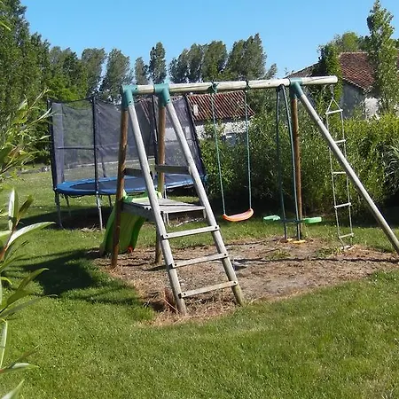 D'hotes Et Du Chateau De Clauzuroux 3*