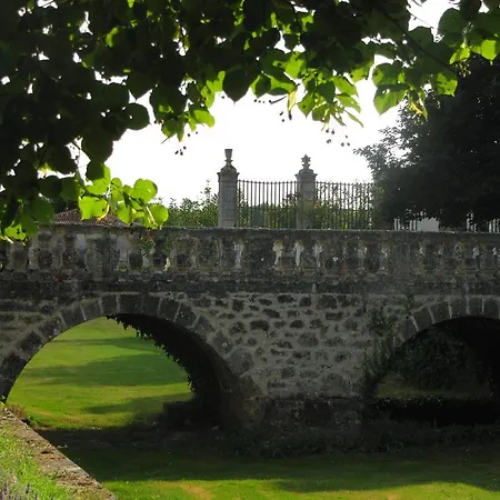 Guest house D'hotes Et Du Chateau De Clauzuroux 3*