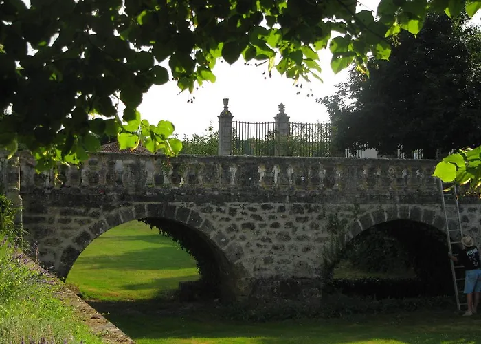 Affittacamere D'hotes Et Du Chateau De Clauzuroux 3*